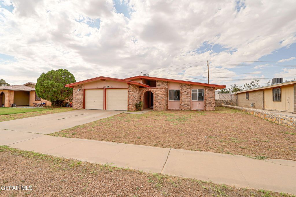3229 E GLEN Drive, El Paso, TX 79936