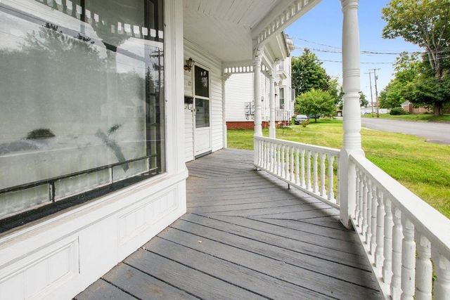 17 Bridge Street, Pittsfield, NH 03263