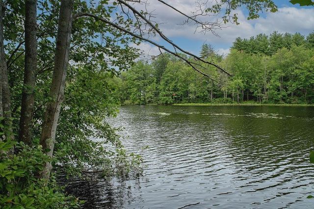 17 Bridge Street, Pittsfield, NH 03263