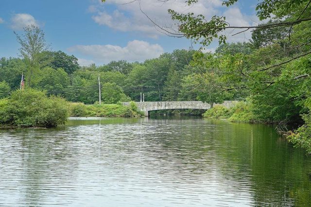 17 Bridge Street, Pittsfield, NH 03263