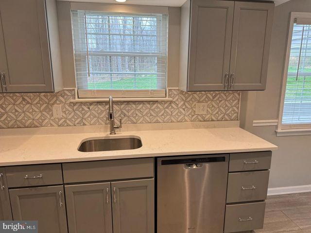 415 PINE CREEK RD, Exton, PA 19341