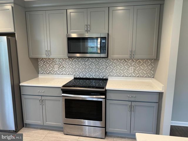 415 PINE CREEK RD, Exton, PA 19341