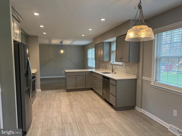 415 PINE CREEK RD, Exton, PA 19341