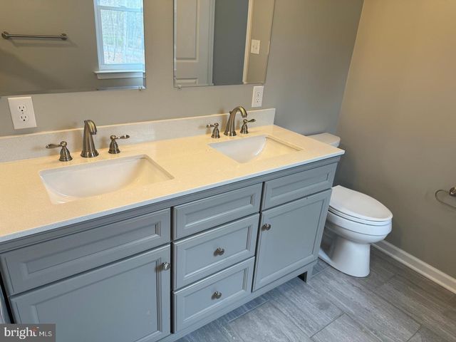 415 PINE CREEK RD, Exton, PA 19341