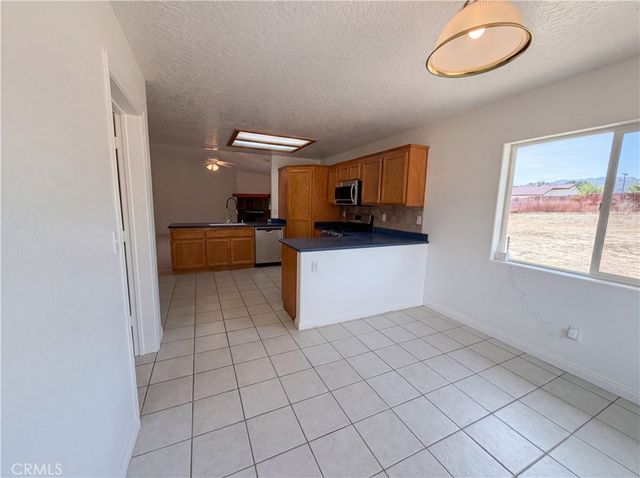 18641 Fairburn Street, Hesperia, CA 92345