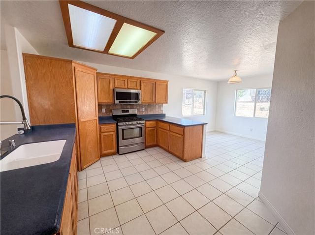 18641 Fairburn Street, Hesperia, CA 92345