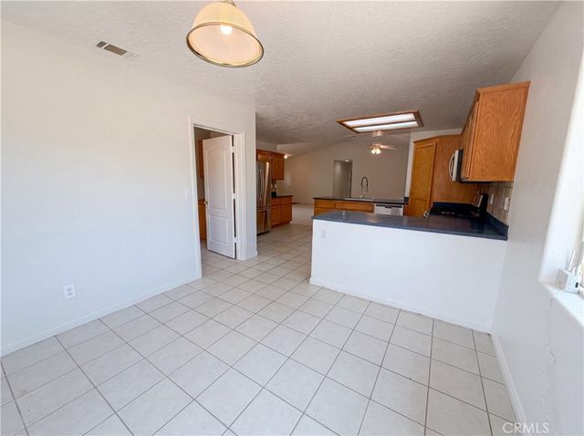 18641 Fairburn Street, Hesperia, CA 92345