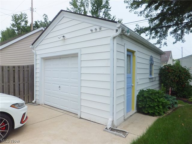 4224 W 58th Street, Cleveland, OH 44144