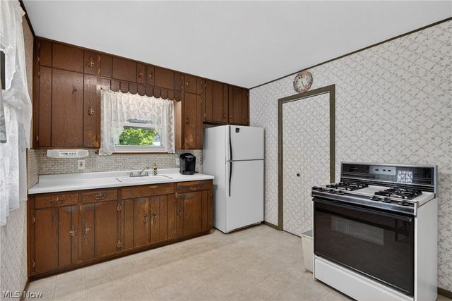 23660 Colbourne Road, Euclid, OH 44123