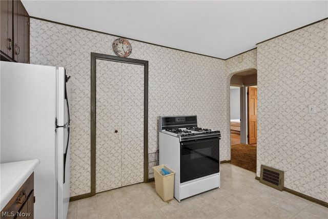 23660 Colbourne Road, Euclid, OH 44123