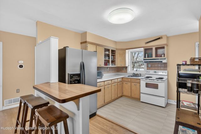 67 Picnic Woods Road, Clintondale, NY 12515