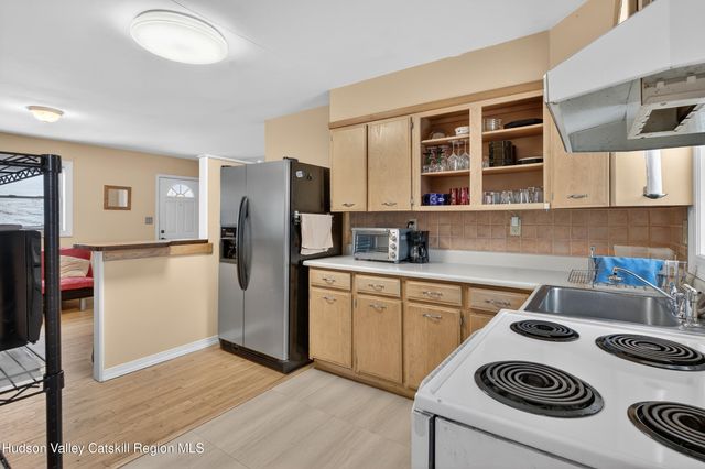 67 Picnic Woods Road, Clintondale, NY 12515