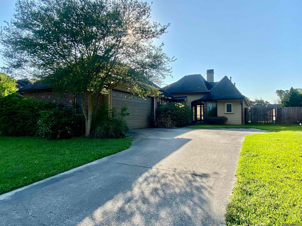 150 Tiger Dr, St Gabriel, LA 70776