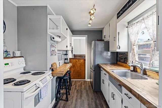 15335 Arapahoe Drive, Golden, CO 80403