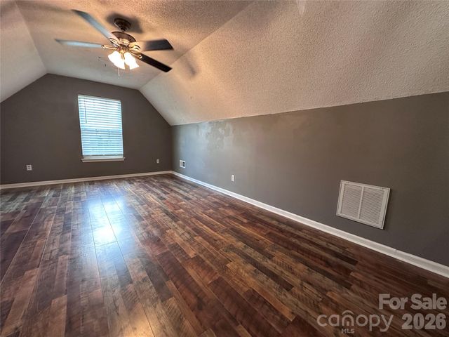 4515 Fox Thorne Drive, Charlotte, NC 28216