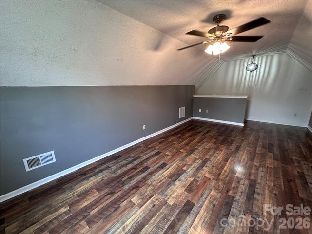 4515 Fox Thorne Drive, Charlotte, NC 28216