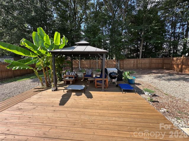 4515 Fox Thorne Drive, Charlotte, NC 28216
