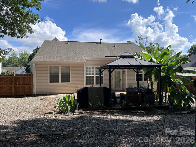 4515 Fox Thorne Drive, Charlotte, NC 28216
