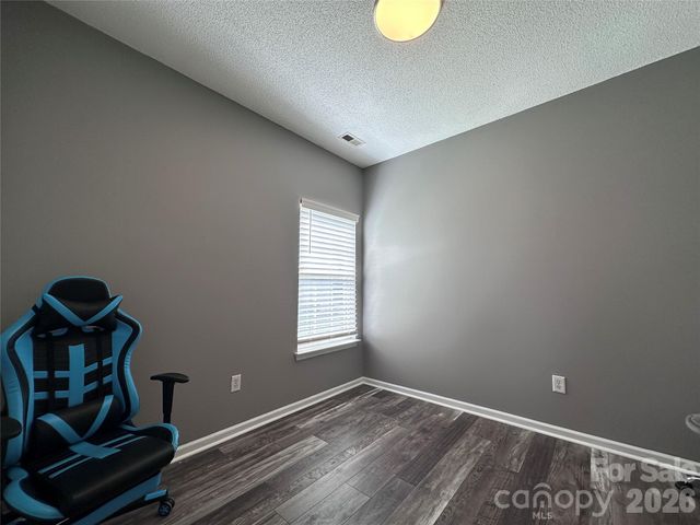 4515 Fox Thorne Drive, Charlotte, NC 28216