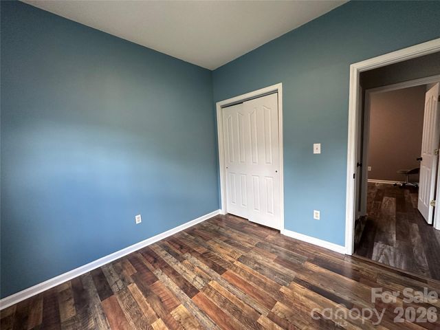4515 Fox Thorne Drive, Charlotte, NC 28216