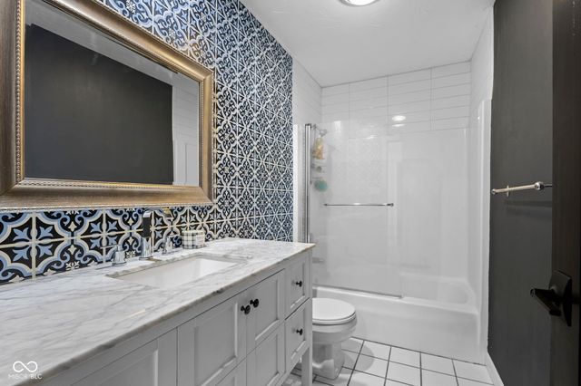 229 Brighton Court, Greenwood, IN 46143