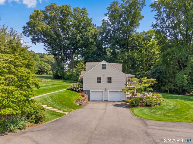 868 Bayberry Lane, Orange, CT 06477