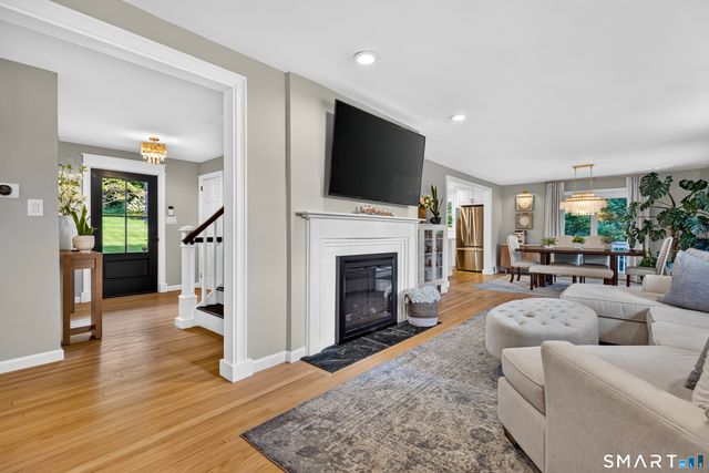 868 Bayberry Lane, Orange, CT 06477