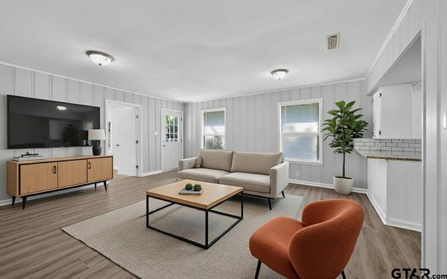 203 W Jordan, Grand Saline, TX 75140