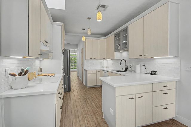 3924 Amanda Court, Dickinson, TX 77539