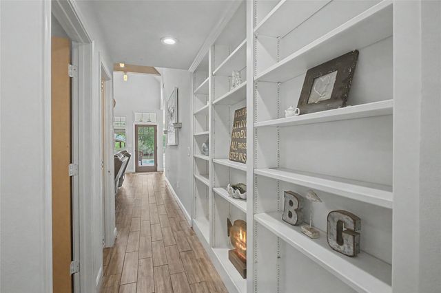 3924 Amanda Court, Dickinson, TX 77539