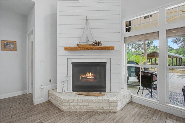 3924 Amanda Court, Dickinson, TX 77539