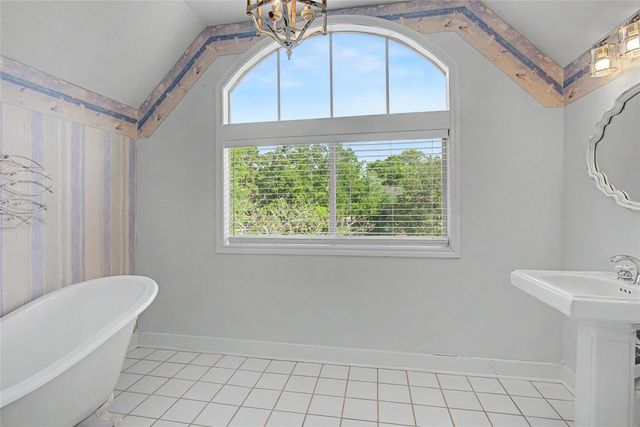 3924 Amanda Court, Dickinson, TX 77539