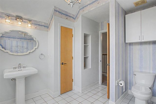 3924 Amanda Court, Dickinson, TX 77539