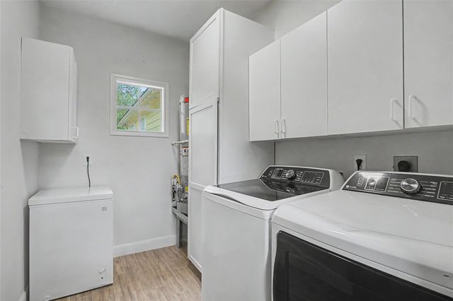 3924 Amanda Court, Dickinson, TX 77539