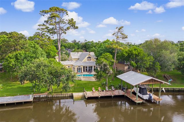 3924 Amanda Court, Dickinson, TX 77539