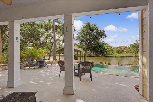 3924 Amanda Court, Dickinson, TX 77539