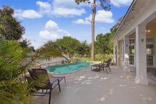 3924 Amanda Court, Dickinson, TX 77539