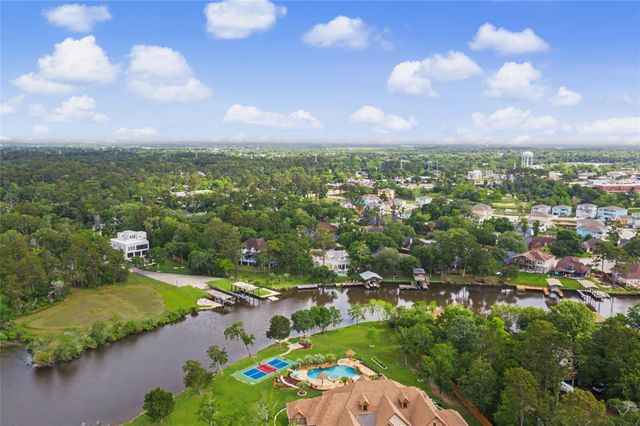 3924 Amanda Court, Dickinson, TX 77539