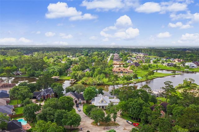 3924 Amanda Court, Dickinson, TX 77539