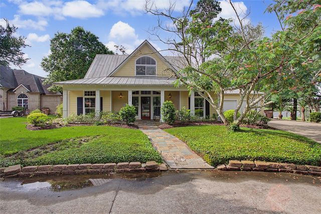 3924 Amanda Court, Dickinson, TX 77539