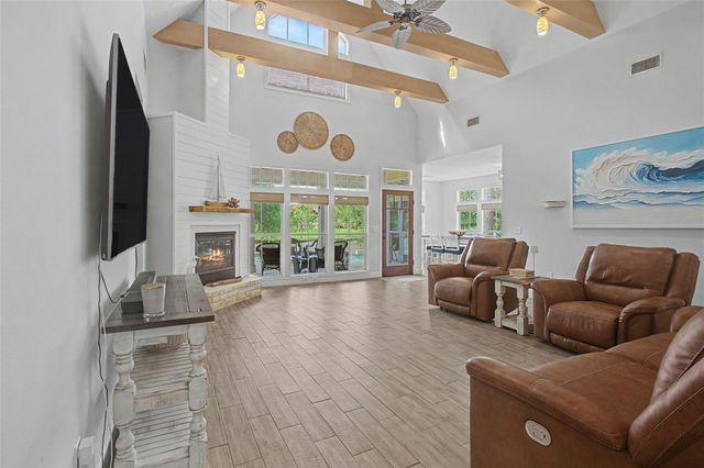 3924 Amanda Court, Dickinson, TX 77539