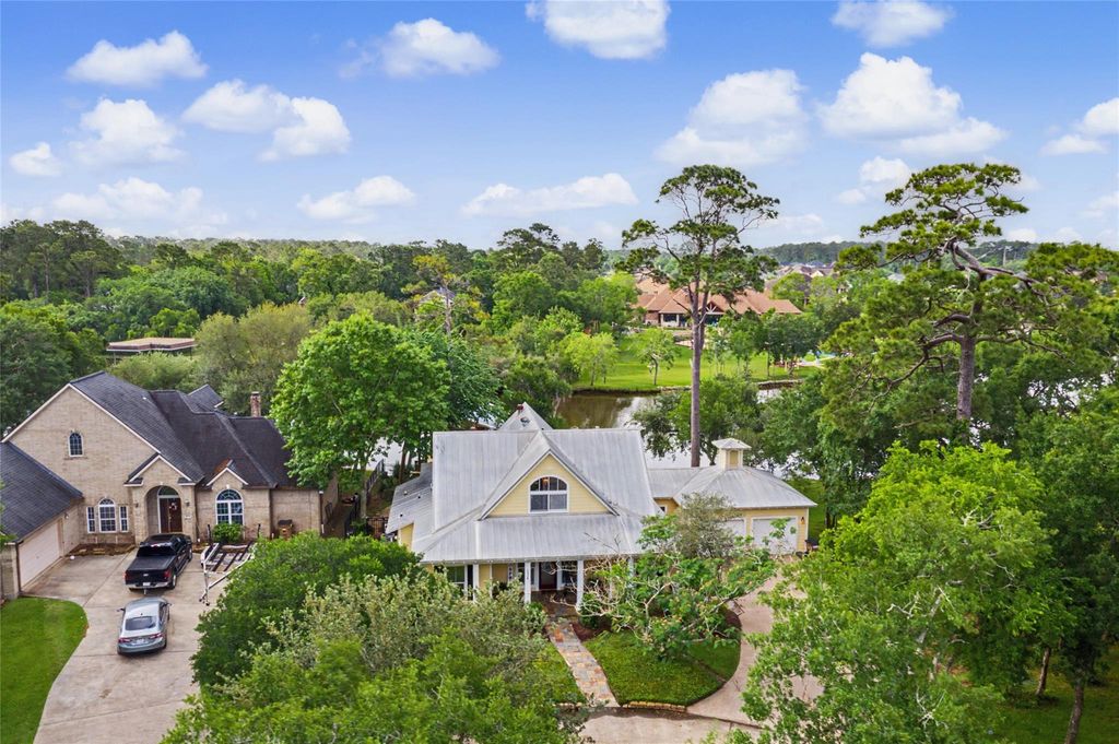 3924 Amanda Court, Dickinson, TX 77539