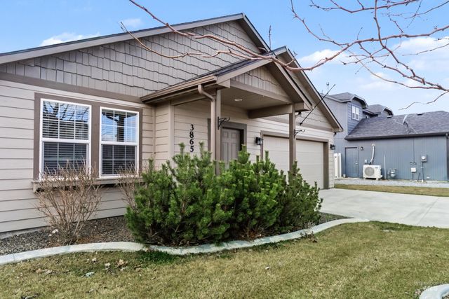 3865 S Windy Ridge Dr, Nampa, ID 83686