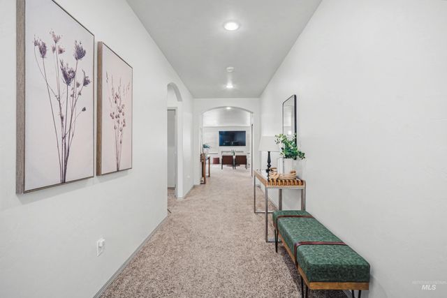 3865 S Windy Ridge Dr, Nampa, ID 83686