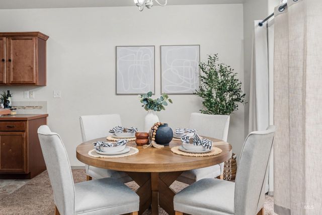 3865 S Windy Ridge Dr, Nampa, ID 83686