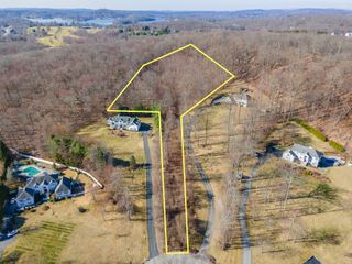 77 Pennebrook Lane, Carmel, NY 10512