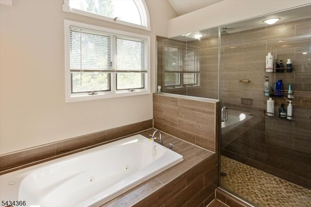 7 Lenox Ct, Montville Twp., NJ 07045