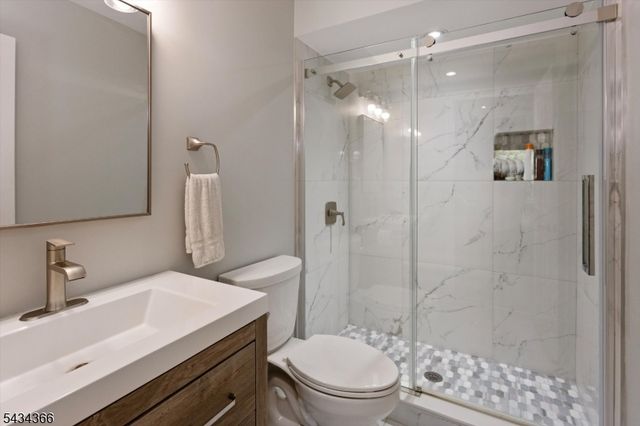 7 Lenox Ct, Montville Twp., NJ 07045