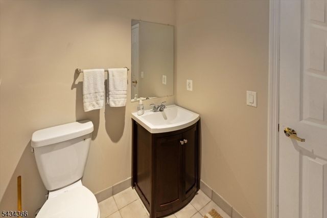 7 Lenox Ct, Montville Twp., NJ 07045