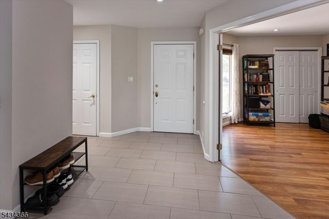 7 Lenox Ct, Montville Twp., NJ 07045